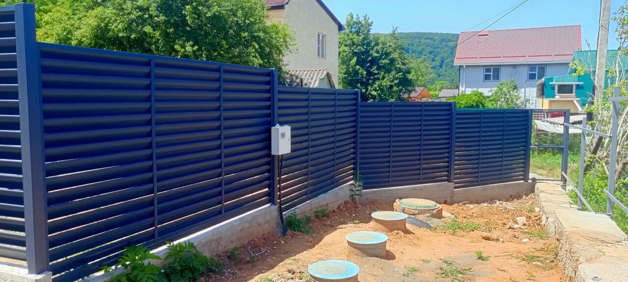 Забор-жалюзи из ламелей Еврожалюзи 53м RAL7024 Серый Графит МАТТЕ фото 2 в России