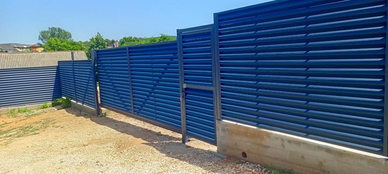 Забор-жалюзи из ламелей Еврожалюзи 53м RAL7024 Серый Графит МАТТЕ фото 15 в России