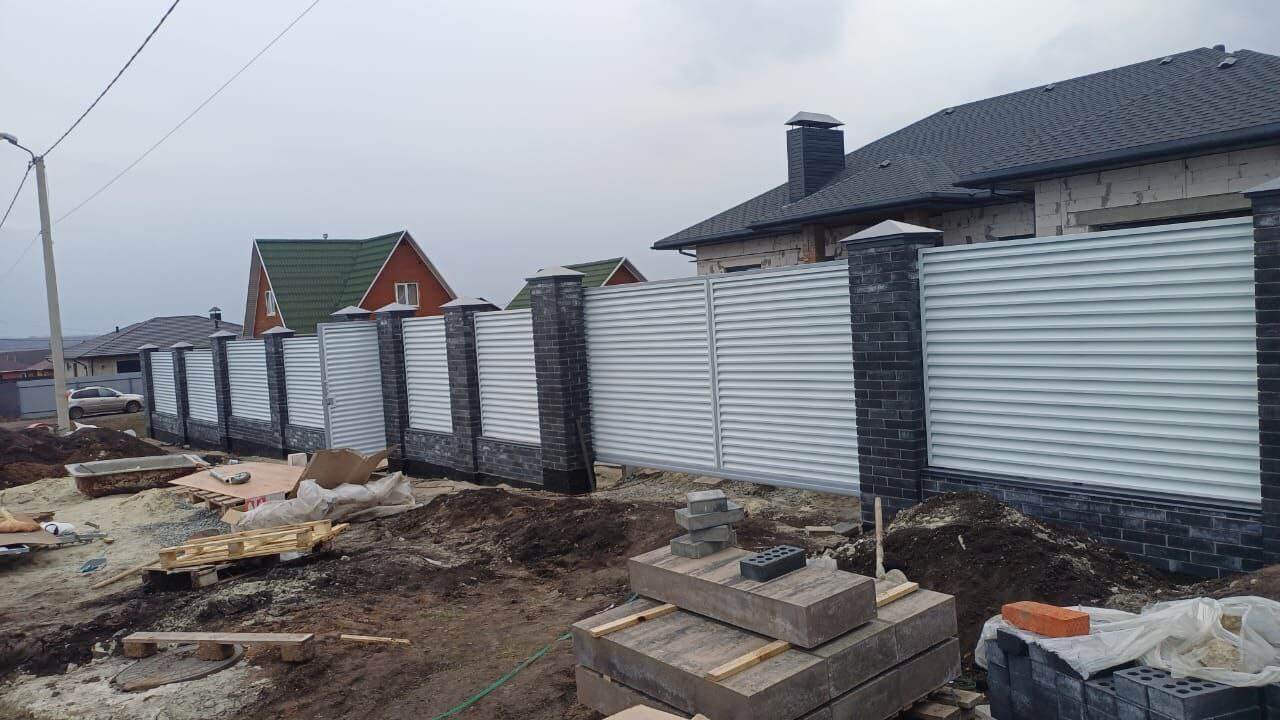 Забор-жалюзи из ламелей ЭКО-Z 94м RAL9003/9003 Белый двусторонний фото 6 в России
