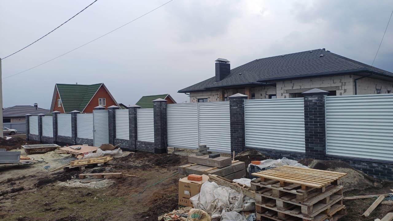 Забор-жалюзи из ламелей ЭКО-Z 94м RAL9003/9003 Белый двусторонний фото 2 в России