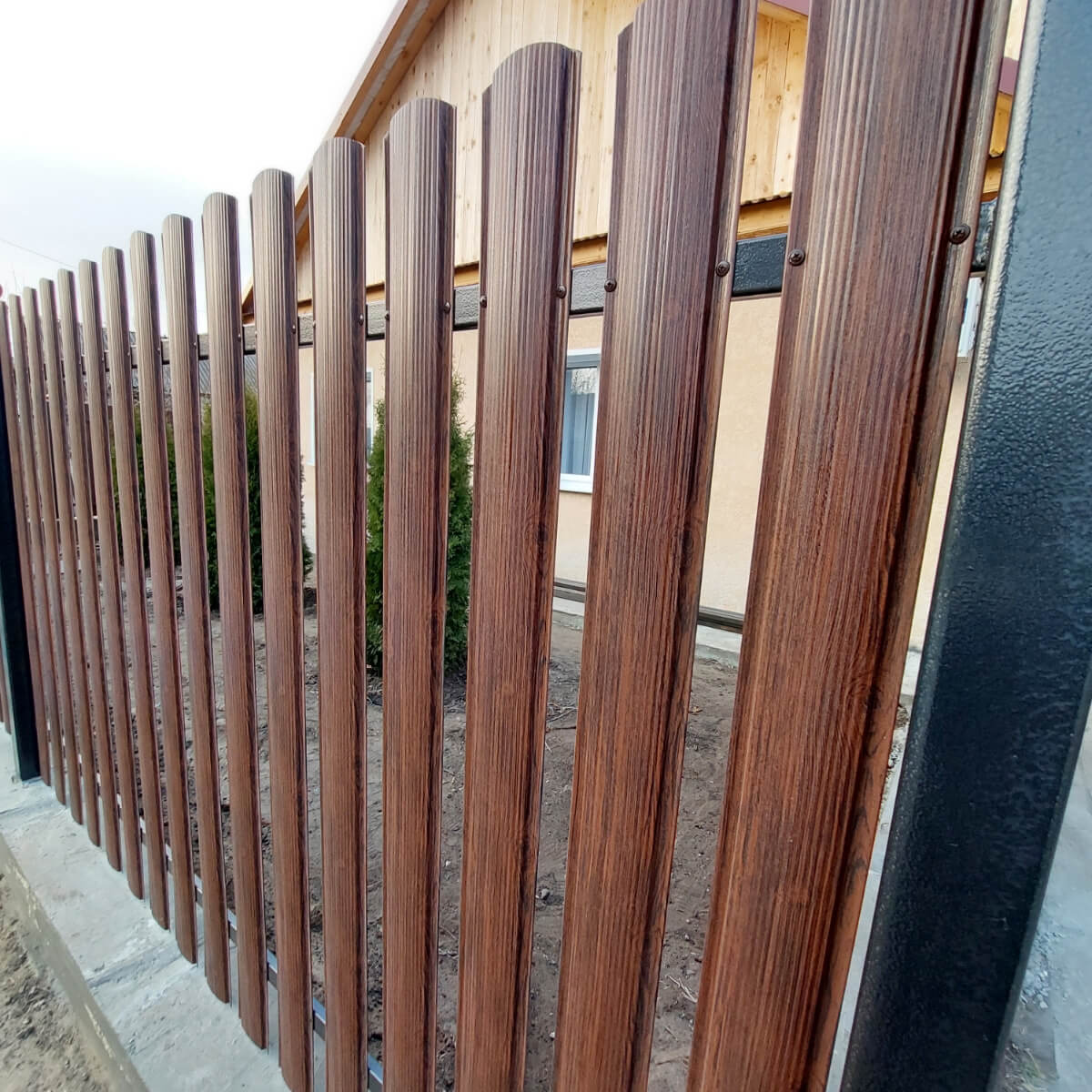 Забор из евроштакетника 13м Античный Дуб SteelArt двусторонний в России