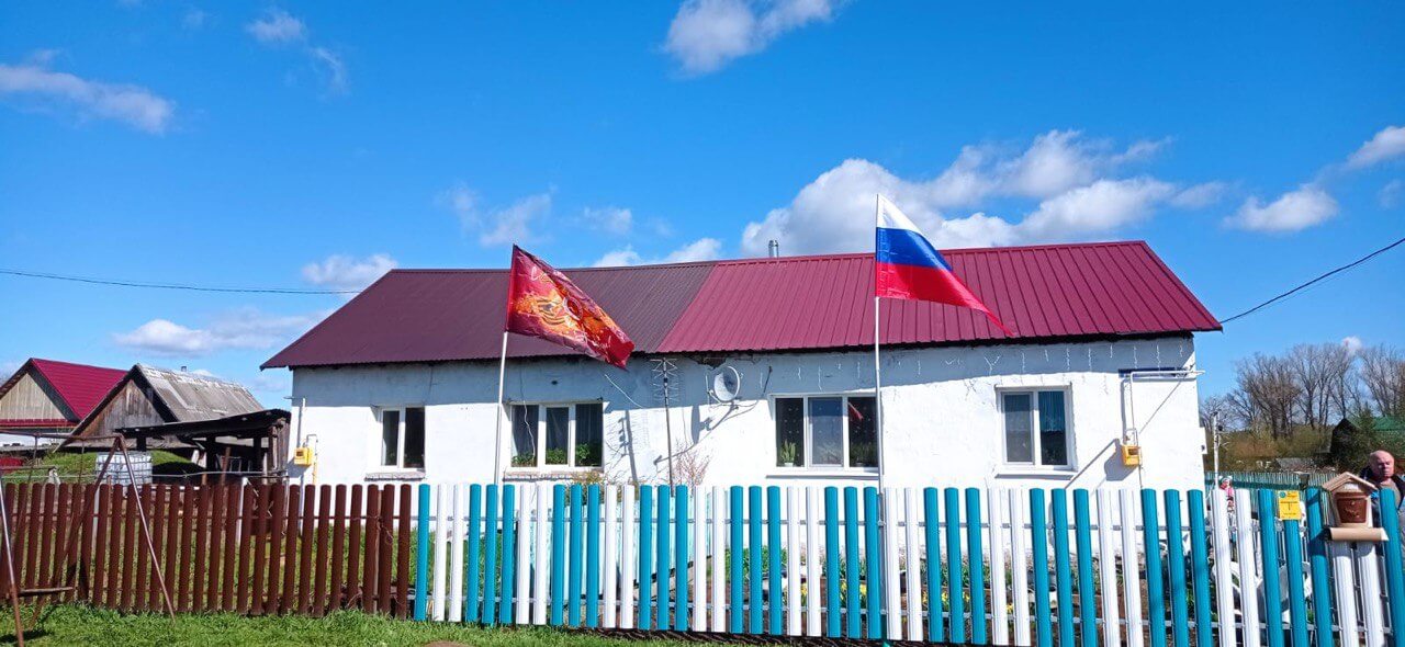 Забор из евроштакетника 16м RAL5021 Морская Волна, RAL9003 Белый в России