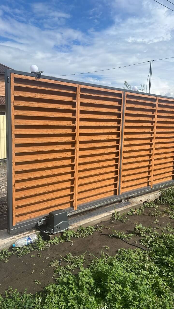 Забор-жалюзи из ламелей Хай-Тек 57м Кипарис 2xPrintech двусторонний фото 1 в России
