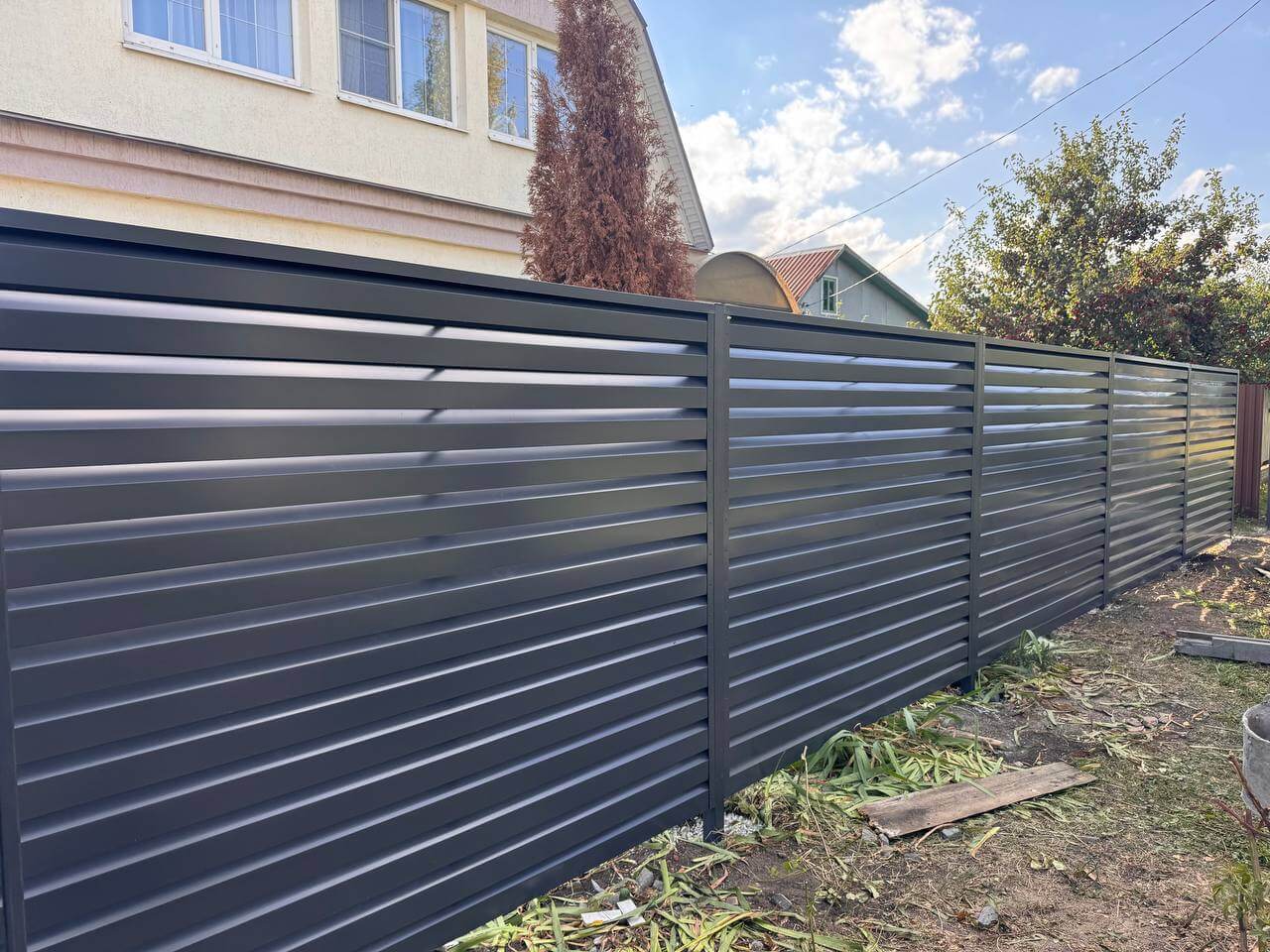 Забор-жалюзи из ламелей Хай-Тек 26м RAL7024/7024 Серый Графит двусторонний в России