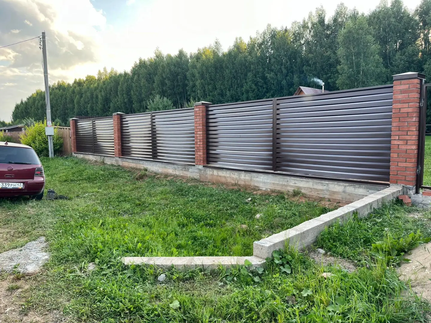 Забор-жалюзи из ламелей Хай-Тек 26м RAL8017/8017 Шоколад двусторонний в России