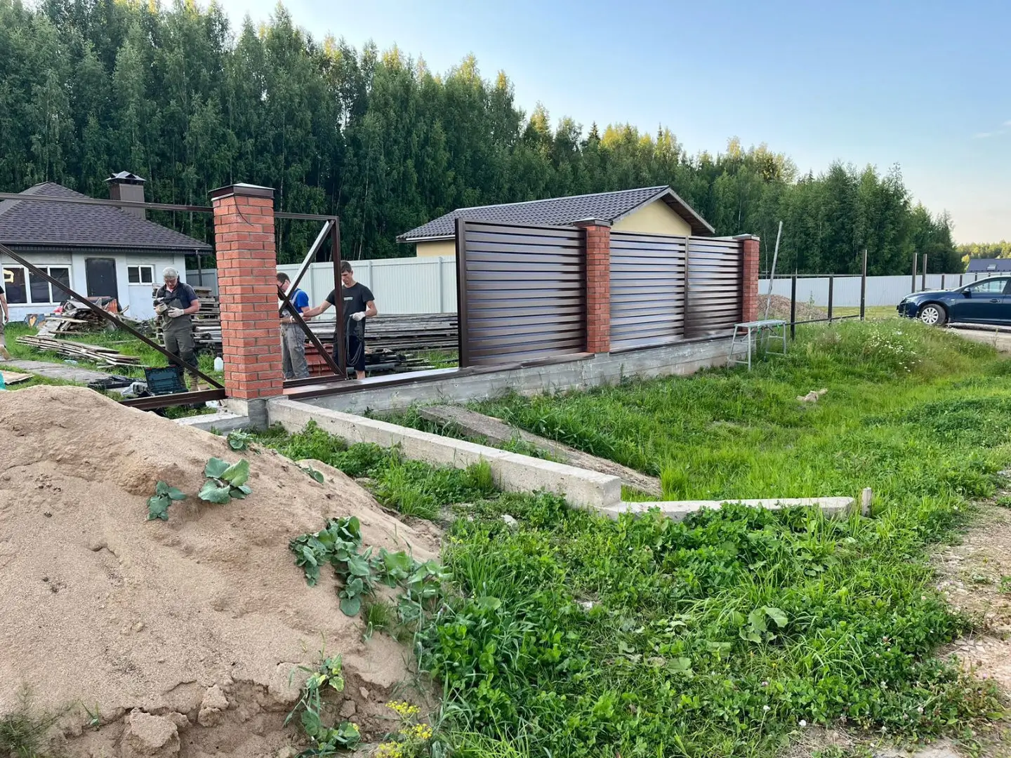 Забор-жалюзи из ламелей Хай-Тек 26м RAL8017/8017 Шоколад двусторонний фото 3 в России